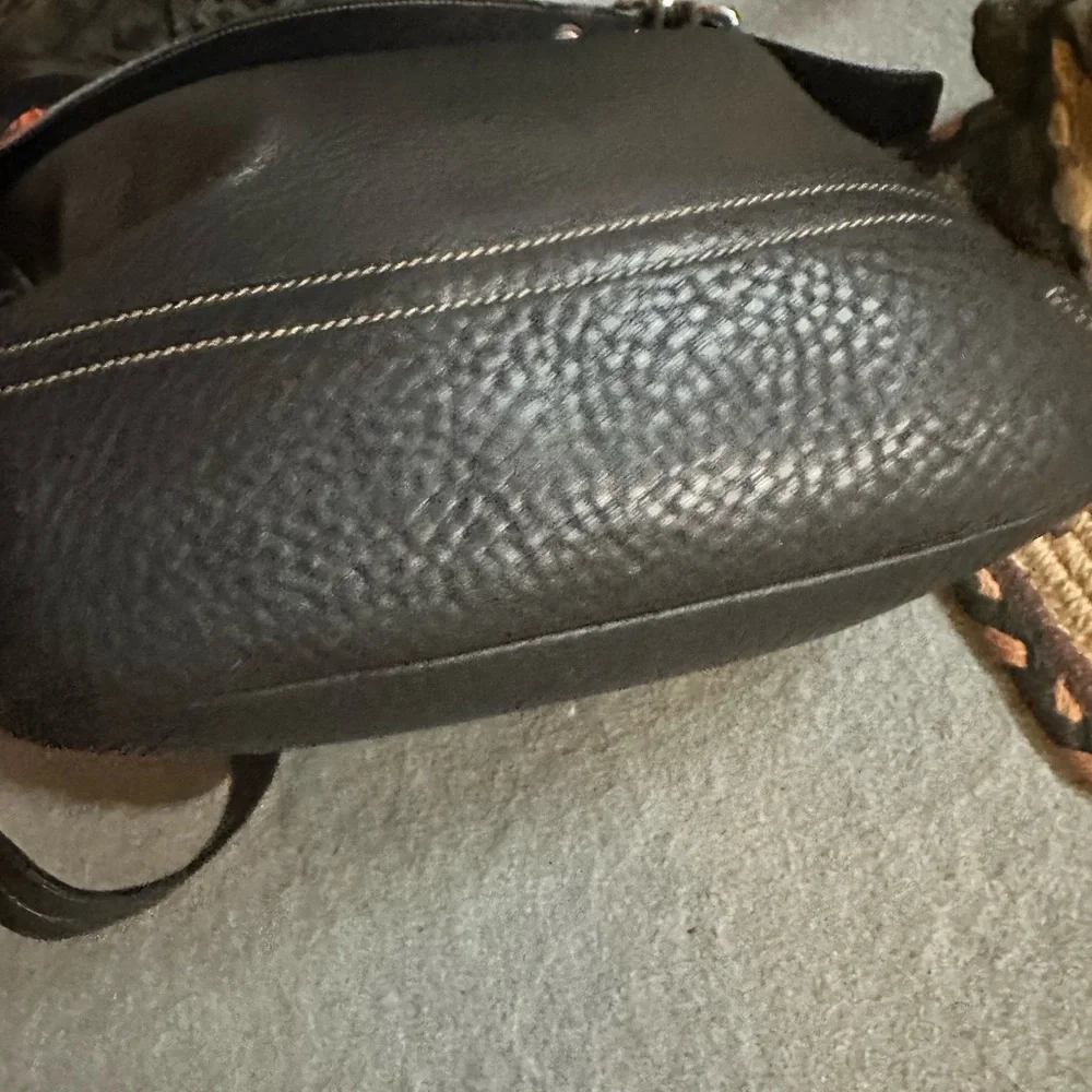 Coach Vintage Black Pebbled Leather Shoulder Bag w/tassel and Hangtag EUC - Picture 5 of 9
